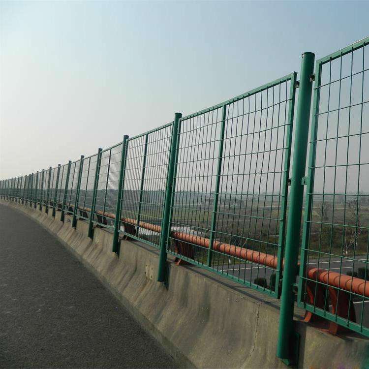 上海高速公路隔离栅图片4