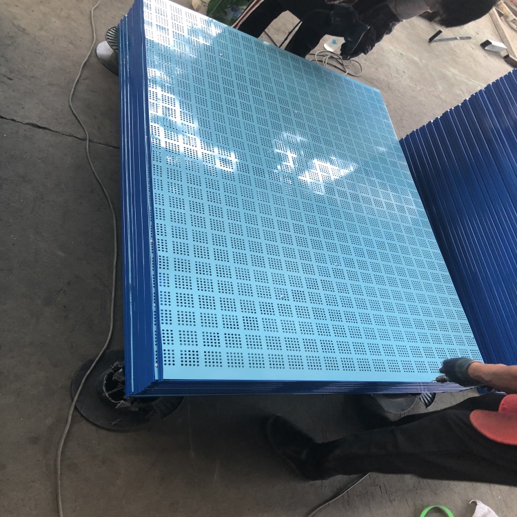 工地冲孔围栏图片3
