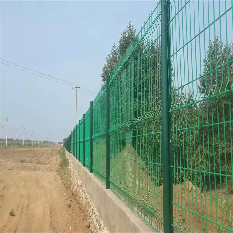 上海C型柱焊接网隔离栅图片4