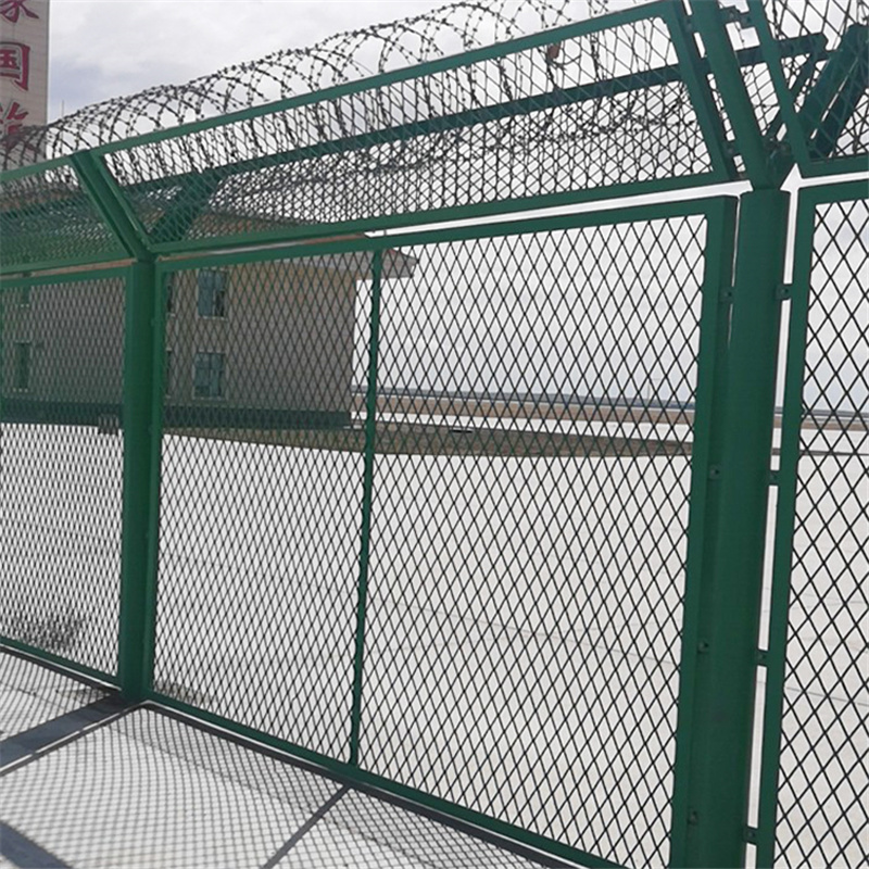 上海 监狱钢板网式隔离网图片1
