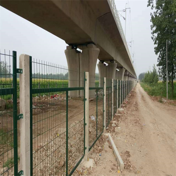 高速铁路桥下防护栅栏图片3