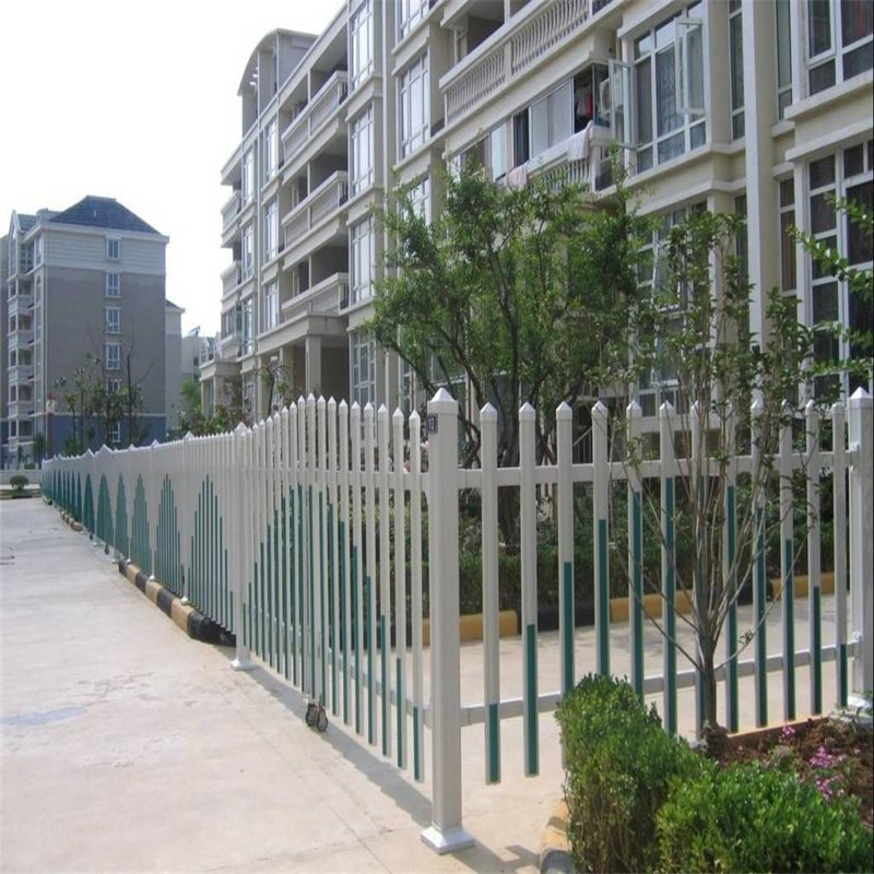 上海白色铁管隔离栅图片3