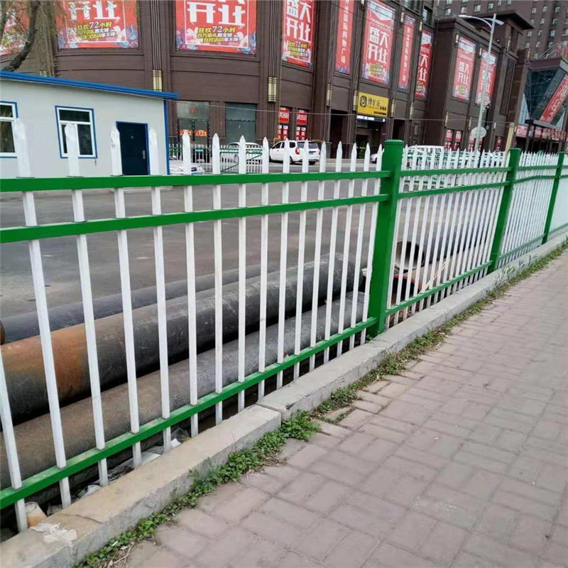 上海三根横梁锌钢护栏图片2
