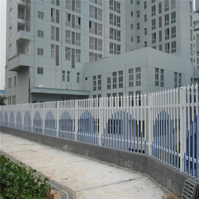 上海单向弯锌钢护栏图片4