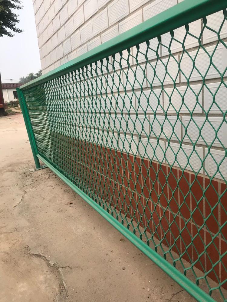 上海公路分隔带防眩网图片1