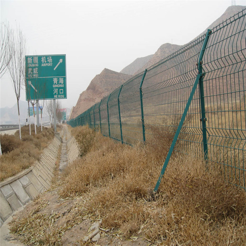山坡护栏网图片3