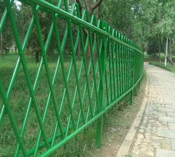 上海仿竹护栏网