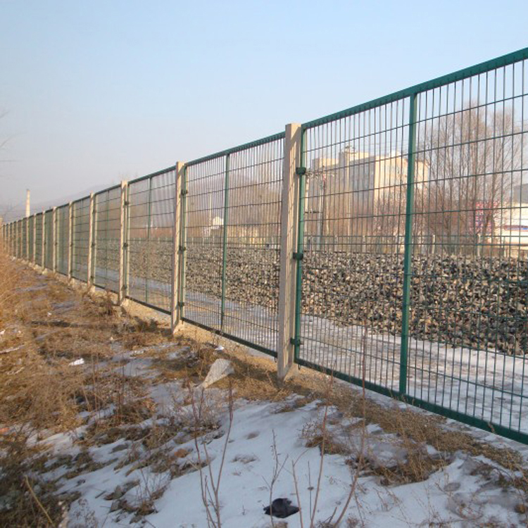道路两侧金属护栏网图片3