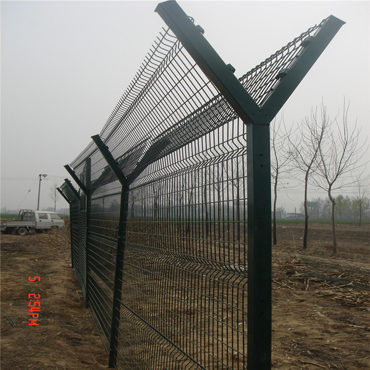 上海机场钢筋网围界图片2
