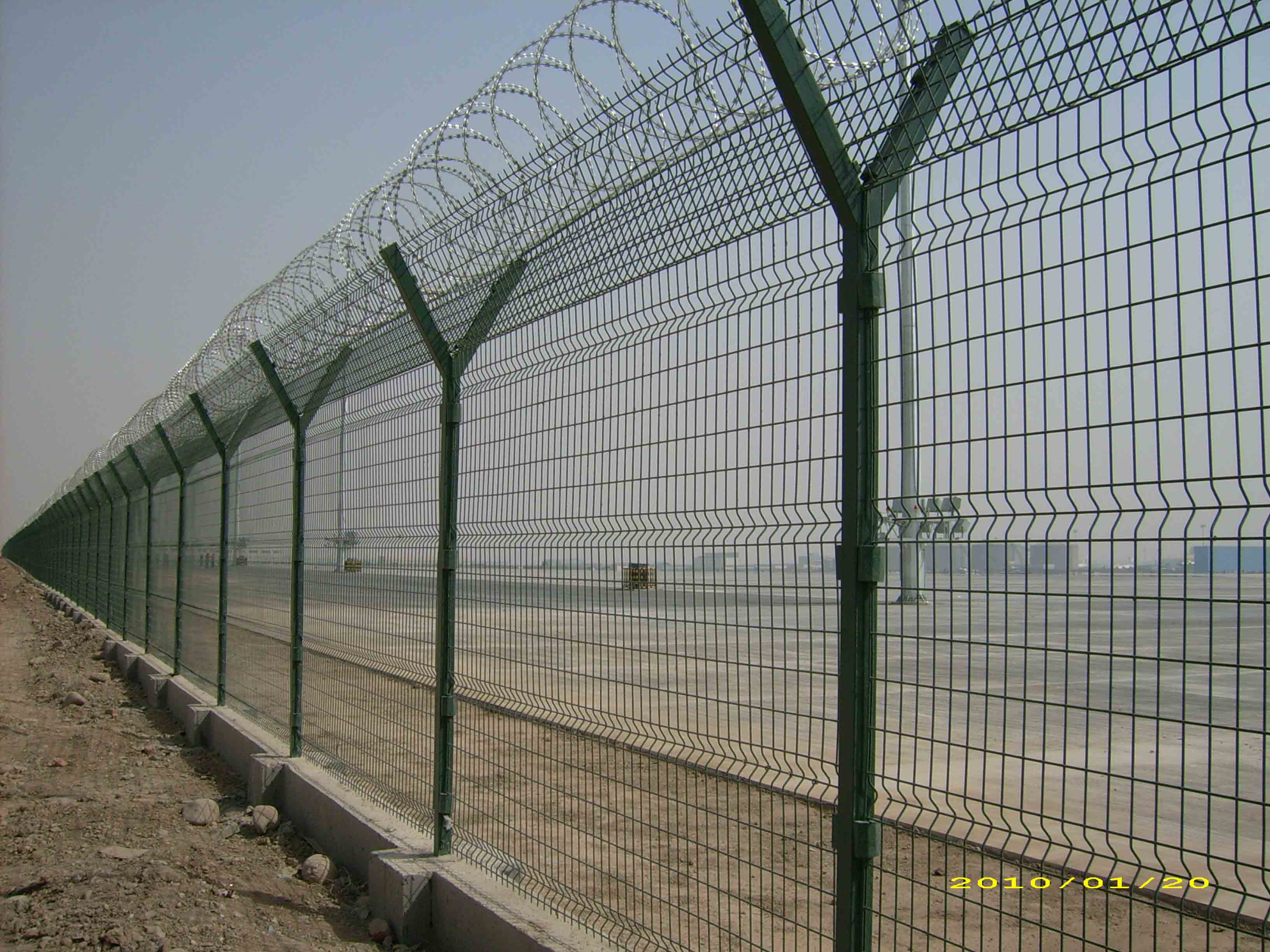 上海机场Y型柱防爬隔离网