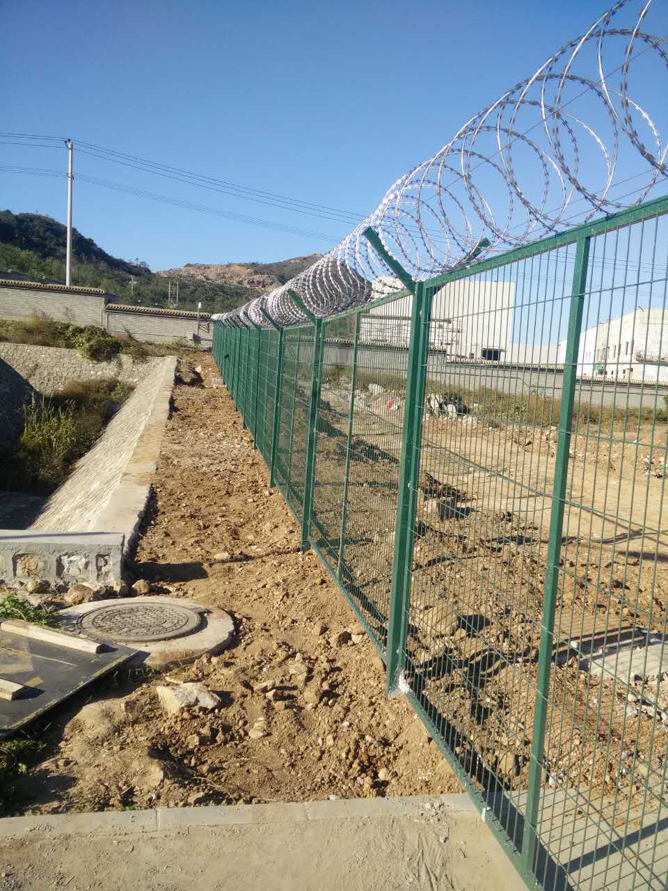 上海机场飞行区钢筋围界网图片2