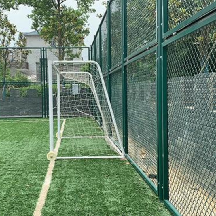 足球场围栏防护网