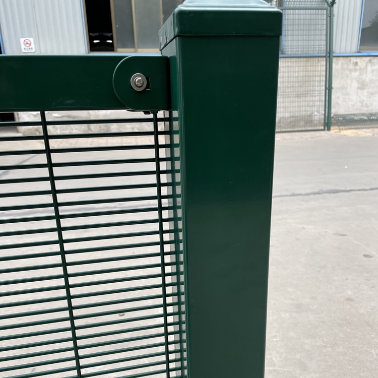 上海监狱隔离网之358护栏