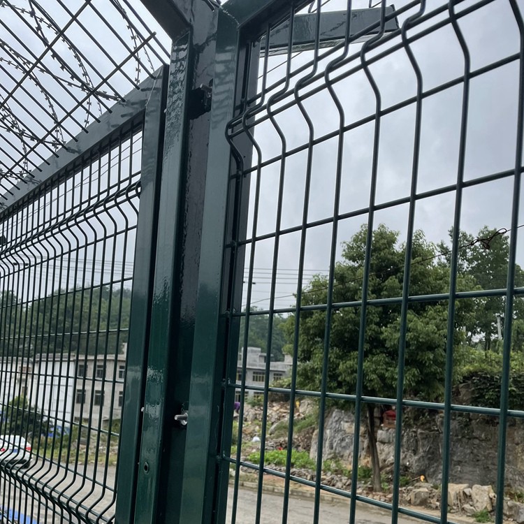 机场铁丝网围界