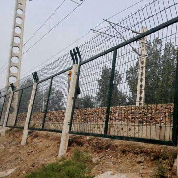 铁路沿线防护栅栏图片2