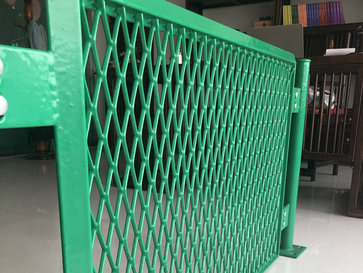 高速公路中央隔离带防眩网