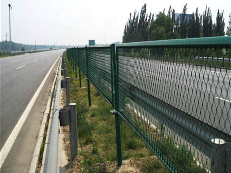 高速公路中央隔离带防眩网图片3